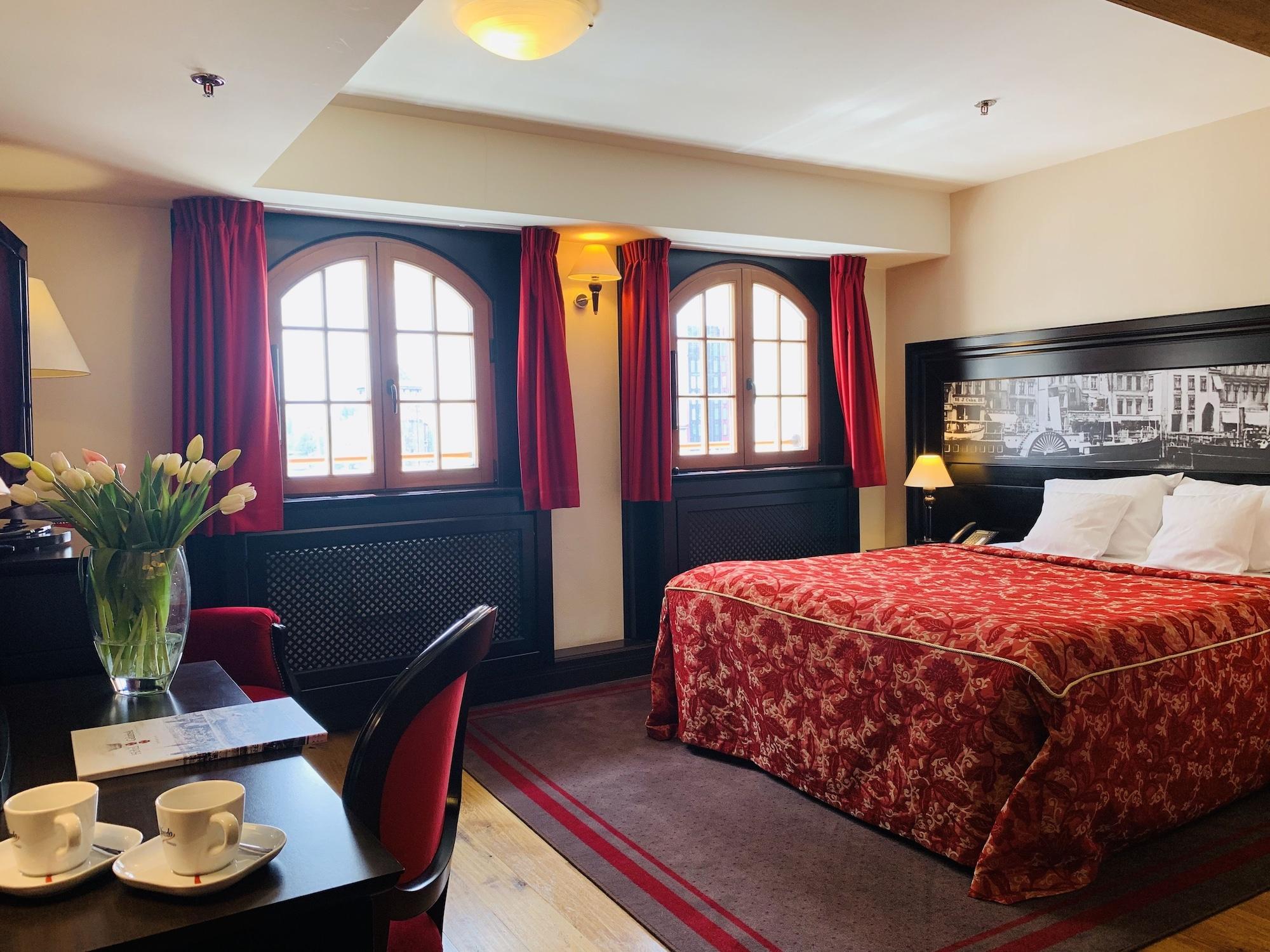 Hotel Gdansk Boutique Exterior photo A room at the hotel