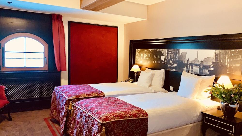 Hotel Gdansk Boutique Exterior photo A room at the hotel