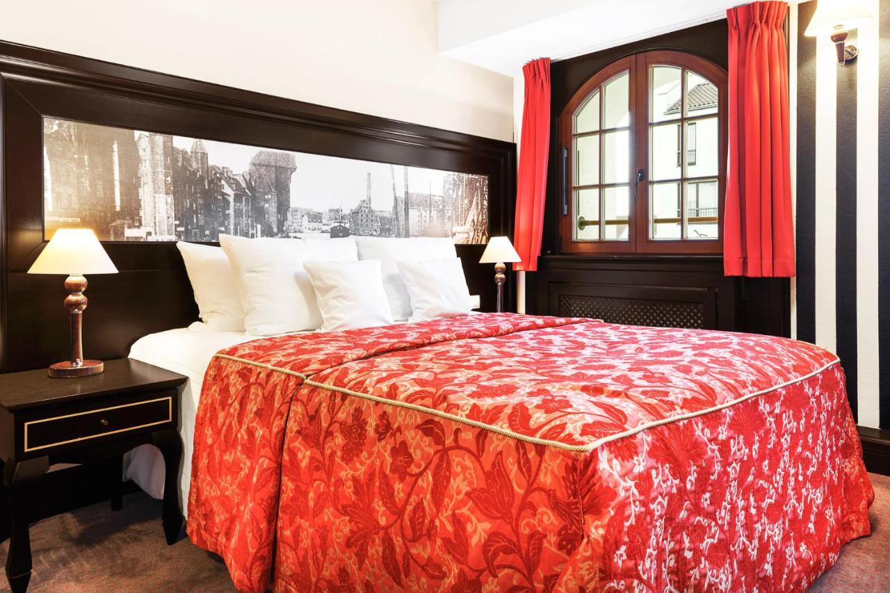 Hotel Gdansk Boutique Exterior photo A typical room at the hotel