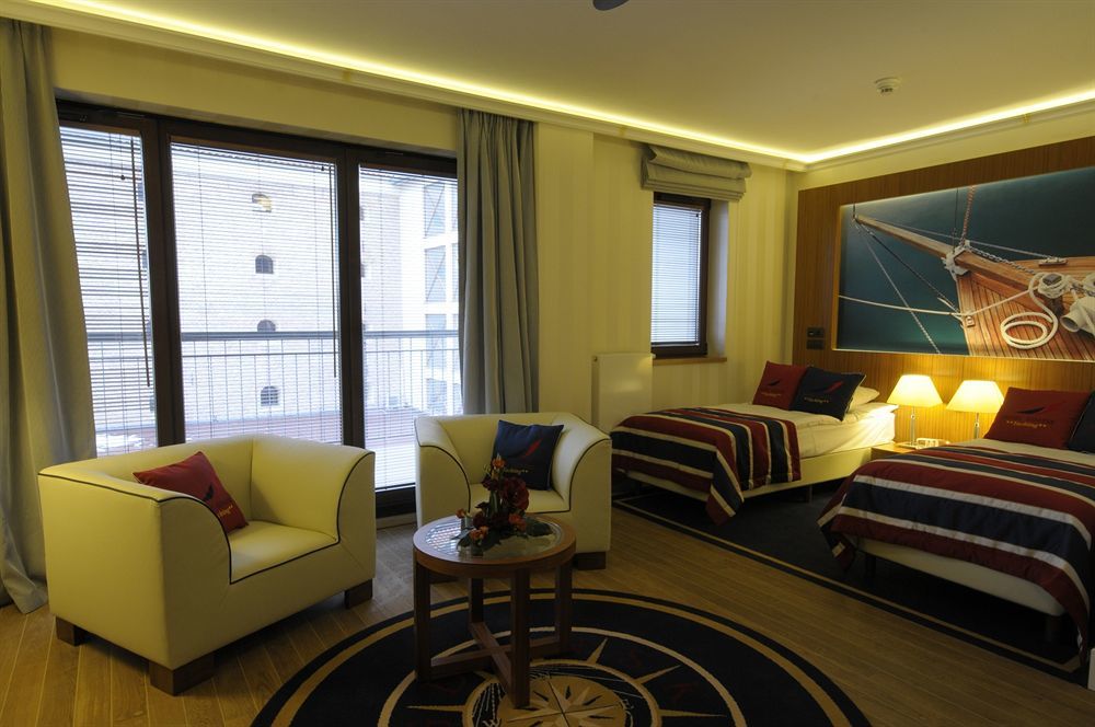 Hotel Gdansk Boutique Exterior photo A room at the hotel