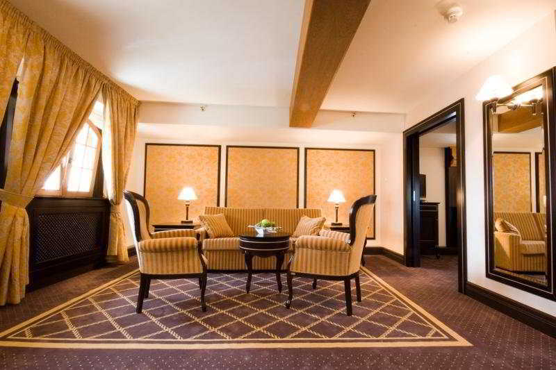 Hotel Gdansk Boutique Exterior photo A suite at the hotel