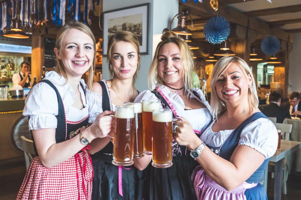 Hotel Gdansk Boutique Exterior photo Waitresses in traditional Bavarian dirndl