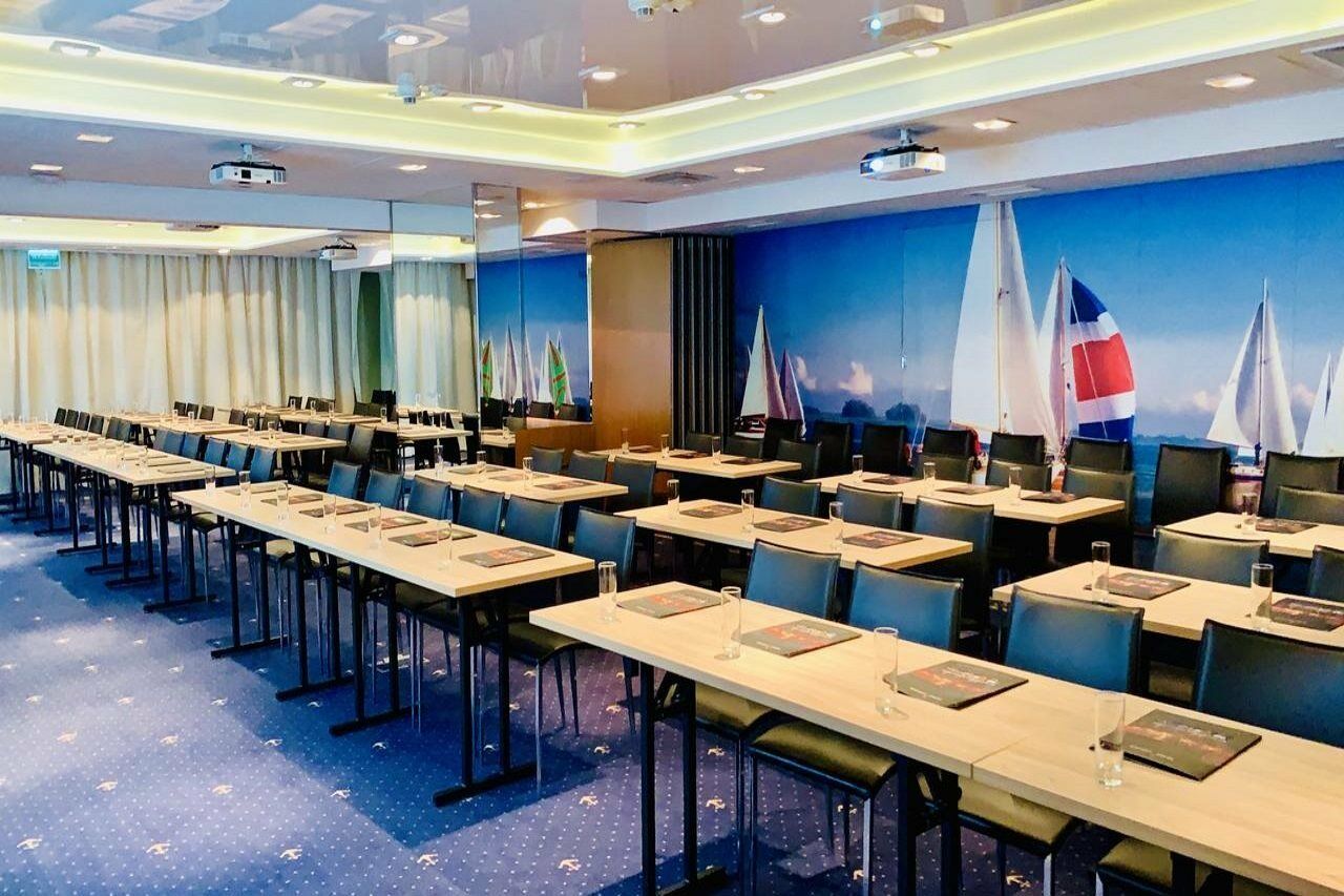 Hotel Gdansk Boutique Exterior photo The conference room of the French Senate